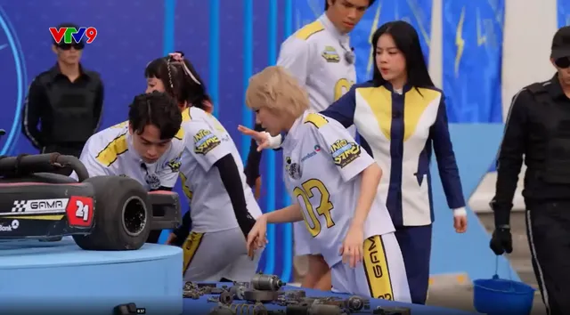 Gama – Dục tốc bất bại: DJ Mie liên tục nhắc bài thí sinh, bị “bắt bài” mê trai ngay trên sóng GAMA
