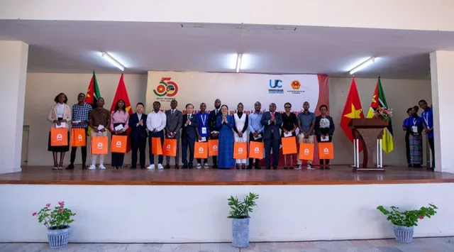 Photo exhibition honours 50 years of Viet Nam – Mozambique solidarity - Ảnh 1.