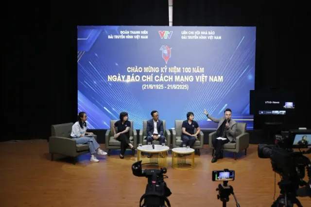 100 Seconds: Portrait of Journalists in the Digital Era - Ảnh 6.