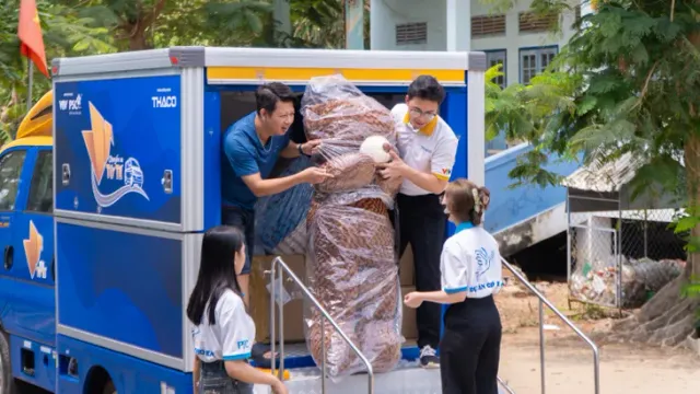 The June Edition of the Kindness Bus: Spreading Childhood Happiness with “For the Children” - Ảnh 4.