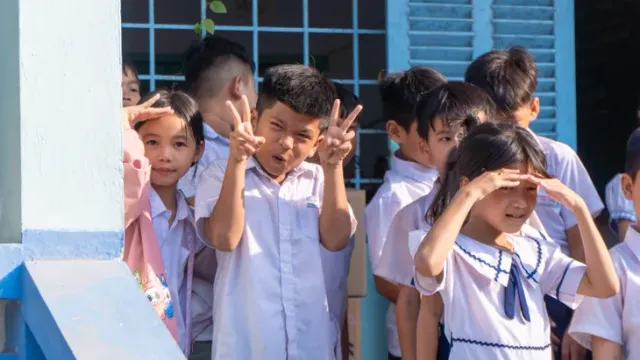 The June Edition of the Kindness Bus: Spreading Childhood Happiness with “For the Children” - Ảnh 12.