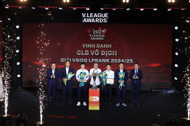 V.League Awards 2025: Hoàng Đức, Alan Grafite chói sáng nhất mùa giải 2024/25- Ảnh 1. V.League Awards 2025: Hoàng Đức, Alan Grafite chói sáng nhất mùa giải 2024/25- Ảnh 1.