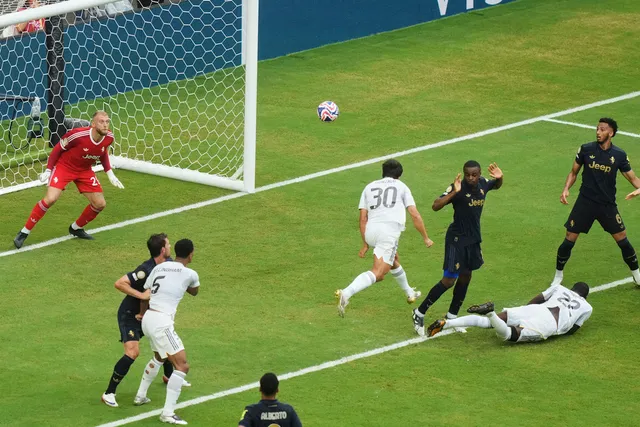 Real Madrid vượt qua Juventus, tiến vào tứ kết FIFA Club World Cup 2025- Ảnh 2.