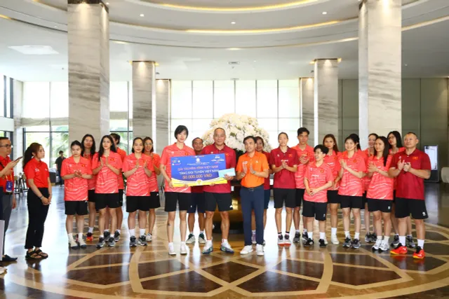 ĐT bóng chuyền nữ Việt Nam nhận thưởng 100 triệu khi vào bán kết VTV Ferroli Cup 2025
- Ảnh 1. ĐT bóng chuyền nữ Việt Nam nhận thưởng 100 triệu khi vào bán kết VTV Ferroli Cup 2025
- Ảnh 1.