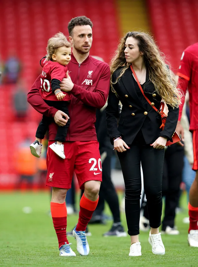 Liverpool chủ động kết thúc hợp đồng với Diogo Jota để thực hiện nghĩa cử cuối cùng- Ảnh 4. Liverpool chủ động kết thúc hợp đồng với Diogo Jota để thực hiện nghĩa cử cuối cùng- Ảnh 4.