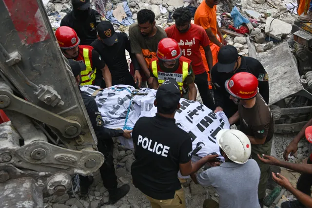 Sập tòa nhà 5 tầng ở Pakistan, ít nhất 14 người thiệt mạng - Ảnh 3.