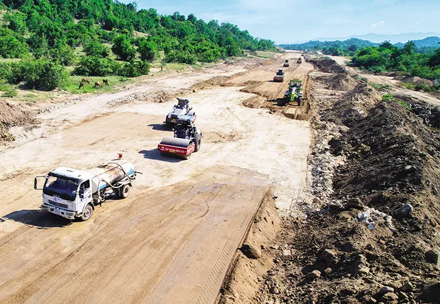 Đẩy nhanh giải phóng mặt bằng sau sáp nhập: Giao xã, phường chịu trách nhiệm