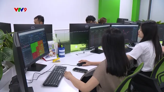 Chứng khoán vượt mốc lịch sử 1.400 điểm