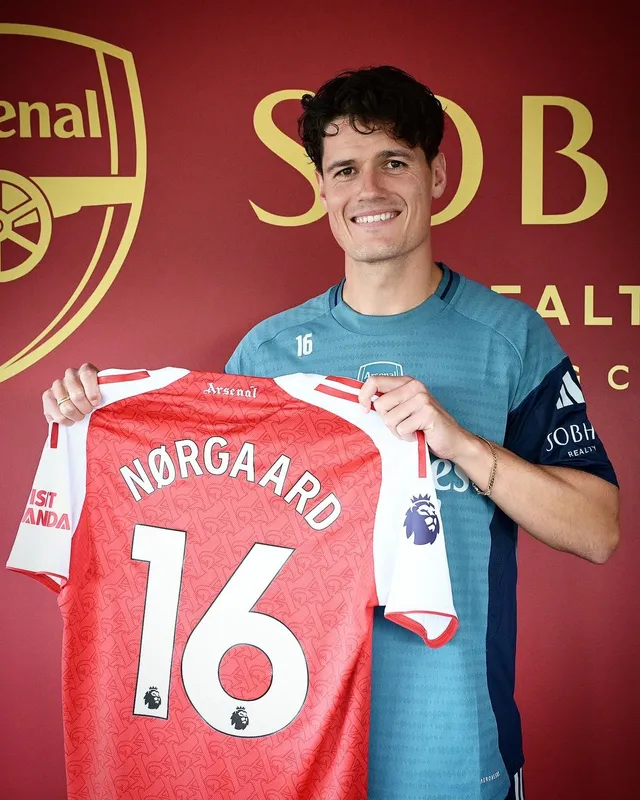 Arsenal chính thức chiêu mộ "máy quét" Christian Nørgaard từ Brentford- Ảnh 1. Arsenal chính thức chiêu mộ "máy quét" Christian Nørgaard từ Brentford- Ảnh 1.
