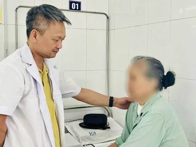 Cứu sống bệnh nhân suy tim với khối u tuyến giáp hiếm gặp chèn ép khí quản- Ảnh 3.