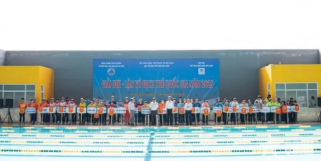 Khai mạc Giải Bơi - Lặn vô địch trẻ quốc gia năm 2025- Ảnh 1. Khai mạc Giải Bơi - Lặn vô địch trẻ quốc gia năm 2025- Ảnh 1.