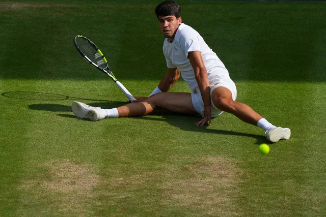 Vì sao Alcaraz tuột mất danh hiệu Wimbledon vào tay Sinner?- Ảnh 4.