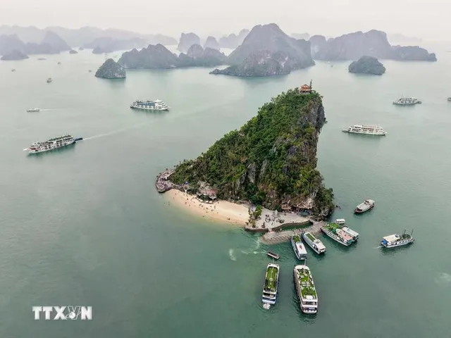 Tourism gears up for a golden run during September holiday - Ảnh 1.