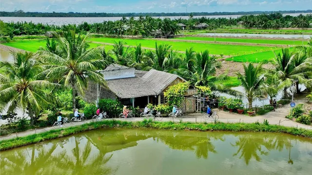 Community-based tourism breathes new life to local culture - Ảnh 2.