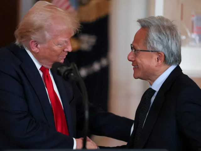 Nvidia lật bài: Chip h20 chính thức quay lại Trung Quốc sau “cú bắt tay” lịch sử với ông Trump