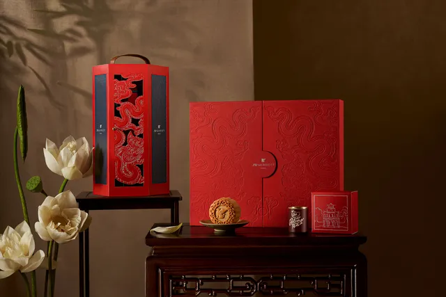 Mooncake collection highlights Hanoi’s Cultural Heritage - Ảnh 1.