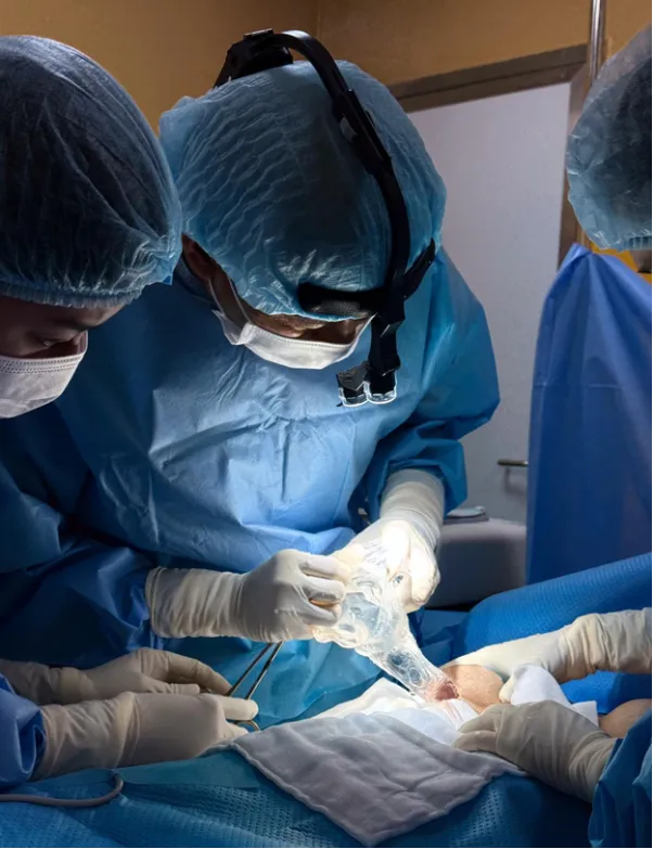 Breast Implant Explantation in Elderly Patients - Ảnh 3.