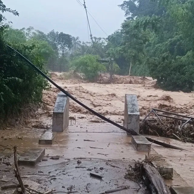 CẬP NHẬT: Bão số 3 suy yếu thành áp thấp nhiệt đới, cảnh báo lũ quét, sạt lở đất những giờ tới - Ảnh 1.