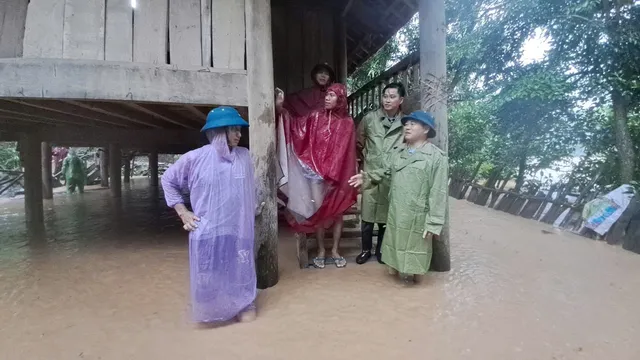 CẬP NHẬT: Bão số 3 suy yếu thành áp thấp nhiệt đới, cảnh báo lũ quét, sạt lở đất những giờ tới - Ảnh 1.