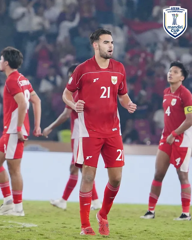 U23 Indonesia hạ gục Thái Lan sau loạt luân lưu nghẹt thở, hẹn U23 Việt Nam ở Chung kết- Ảnh 2. U23 Indonesia hạ gục Thái Lan sau loạt luân lưu nghẹt thở, hẹn U23 Việt Nam ở Chung kết- Ảnh 2.