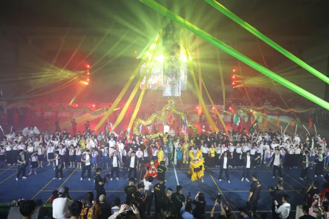 Tinh hoa võ Việt tỏa sáng tại Lễ khai mạc Liên hoan Quốc tế Võ cổ truyền TP Hồ Chí Minh lần thứ 7- Ảnh 3. Tinh hoa võ Việt tỏa sáng tại Lễ khai mạc Liên hoan Quốc tế Võ cổ truyền TP Hồ Chí Minh lần thứ 7- Ảnh 3.