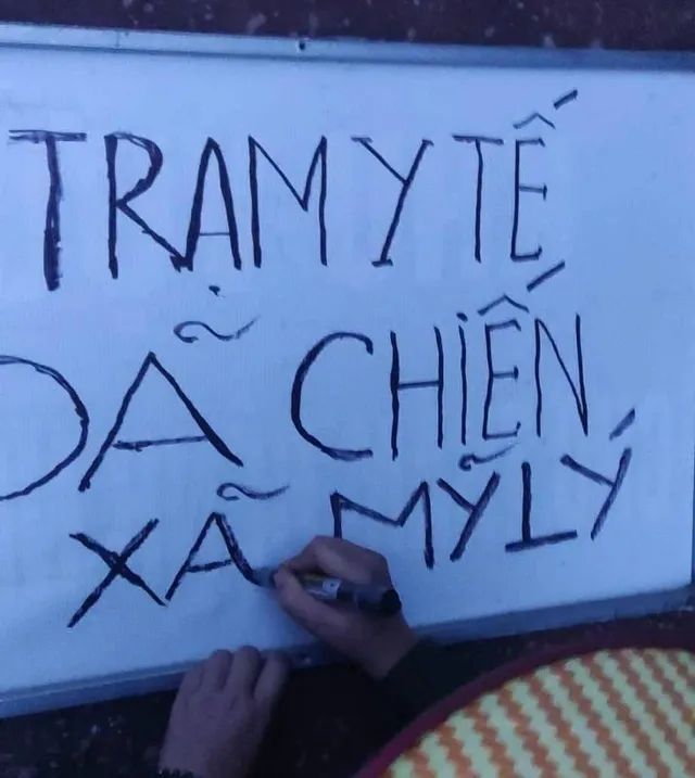 Nghệ An: Cấp tốc thành lập trạm y tế dã chiến tại xã Mỹ Lý sau lũ dữ- Ảnh 1. Nghệ An: Cấp tốc thành lập trạm y tế dã chiến tại xã Mỹ Lý sau lũ dữ- Ảnh 1.
