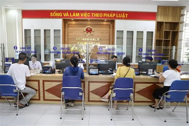 Hanois two-tier local administration operates effectively, satisfies citizens - Ảnh 1.