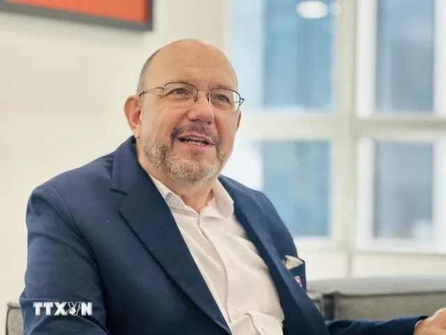 Vietnam shows trust in dialogue, solidarity and peace: Swiss Ambassador - Ảnh 1.