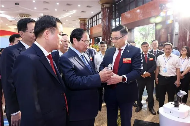 PM expects Petrovietnam to rank in regions top 5 leading enterprises - Ảnh 1.