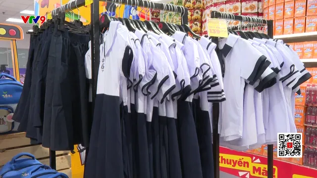 Sôi động thị trường tiêu dùng năm học mới
