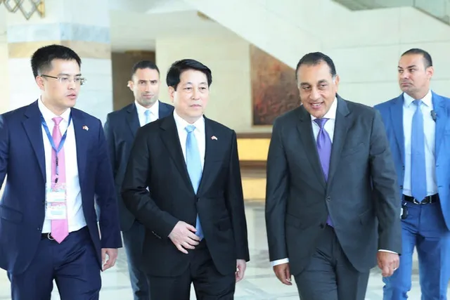 State President Luong Cuong meets with Egyptian Prime Minister Mostafa Madbouly - Ảnh 1.