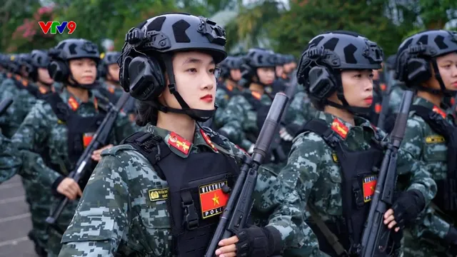 Những bông hồng thép trên thao trường diễu binh