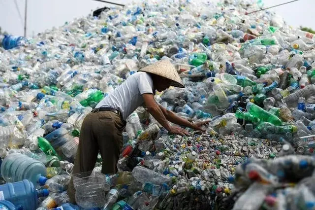 Đông Á đối mặt nguy cơ ô nhiễm nhựa gia tăng mạnh- Ảnh 1. Đông Á đối mặt nguy cơ ô nhiễm nhựa gia tăng mạnh- Ảnh 1.