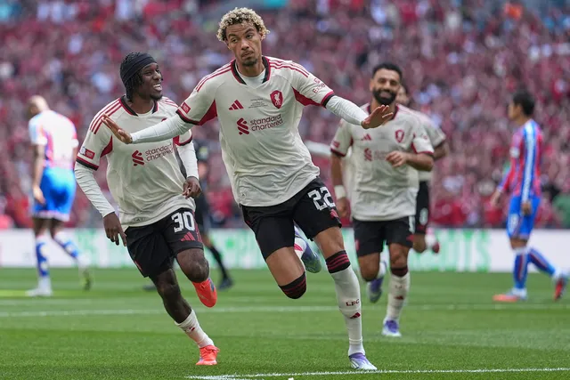 Liverpool gục ngã trước Crystal Palace sau loạt sút luân lưu đáng quên- Ảnh 1.