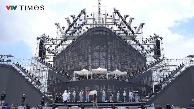 V Concert – Radiant Vietnam: A music night that makes audiences  fall in  love with the country all over again - Ảnh 1.