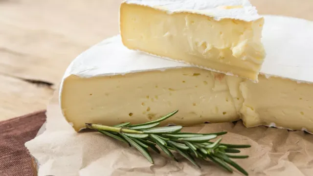 Pháp thu hồi phô mai mềm sau 2 ca tử vong nghi nhiễm khuẩn listeria - Ảnh 1. Pháp thu hồi phô mai mềm sau 2 ca tử vong nghi nhiễm khuẩn listeria - Ảnh 1.