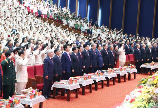Party leader attends ceremony marking 80th anniversary of Peoples Public Security Forces - Ảnh 2.