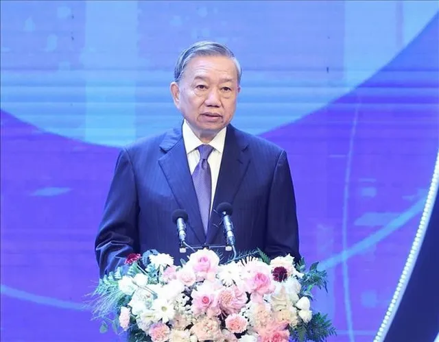Party General Secretary lauds finance sector’s contributions to national economy - Ảnh 1.