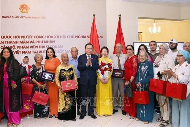 NA Chairman meets Vietnamese community in Morocco - Ảnh 2.