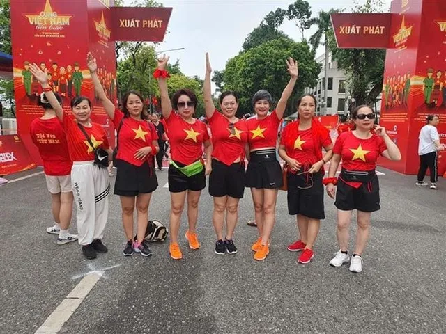 National walking programme launched nationwide - Ảnh 1.