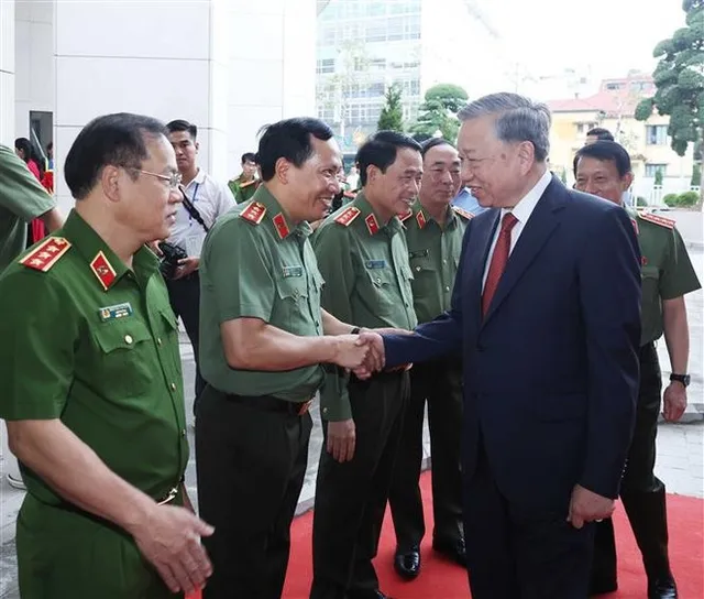 Party chief attends inauguration of Ministry of Public Securitys Headquarters - Ảnh 1.