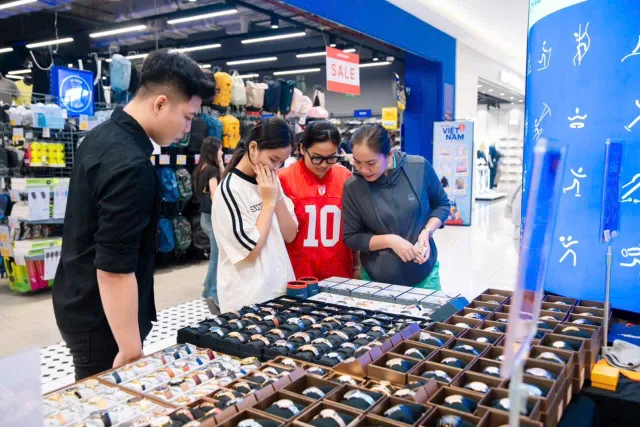 TP Hồ Chí Minh: Nhiều hoạt động mua sắm dịp lễ 2/9 - Ảnh 2.