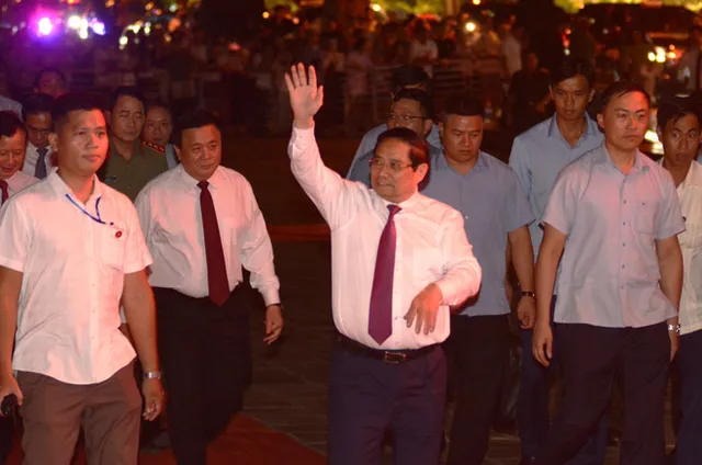 Special political-artistic programme Golden Opportunity spreads aspiration for prosperous Vietnam - Ảnh 2.