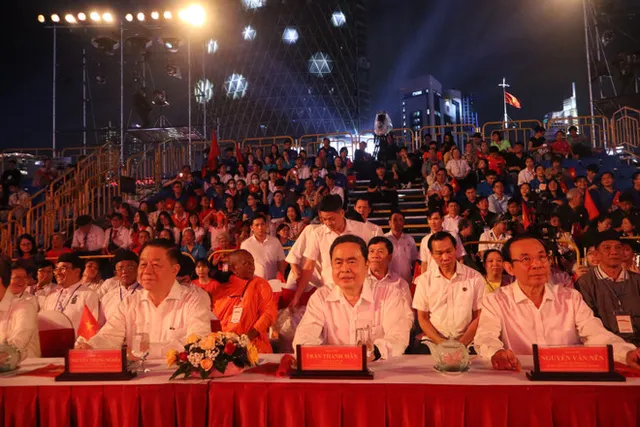 Special political-artistic programme Golden Opportunity spreads aspiration for prosperous Vietnam - Ảnh 3.