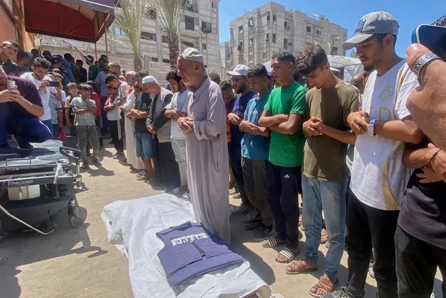 Israel tấn công bệnh viện ở Gaza 2 lần trong ngày khiến ít nhất 20 người tử vong - Ảnh 2.
