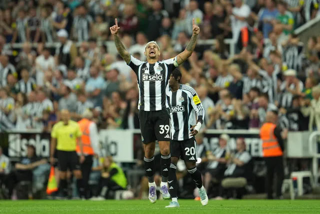 Sao mai 16 tuổi Rio Ngumoha trở thành người hùng của Liverpool- Ảnh 2.