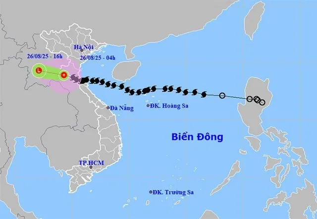 Typhoon Kajiki triggers widespread flooding, landslide risks across northern, central localities - Ảnh 2.