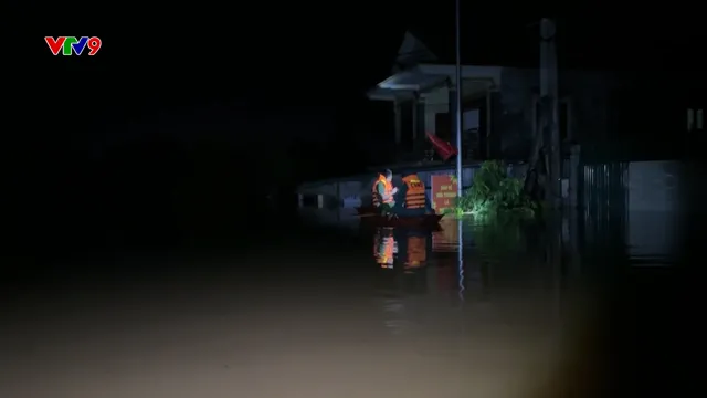 Di dời khẩn cấp hàng ngàn hộ dân vùng ngập lụt