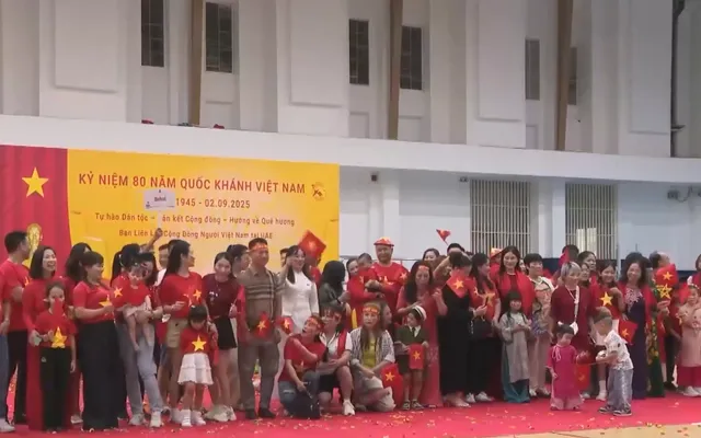 Người Việt tại UAE hướng về Tổ quốc- Ảnh 1. Người Việt tại UAE hướng về Tổ quốc- Ảnh 1.