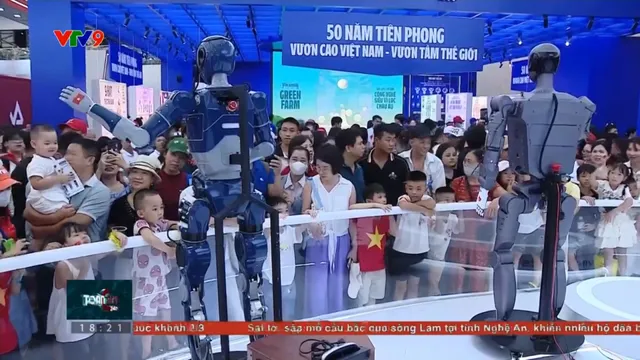 Gần 650 ngàn lượt khách đến triển lãm 80 năm thành tựu đất nước